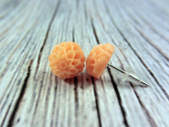 Preview: Ohrstecker Blume Harz Cabochon Aster Chrysantheme